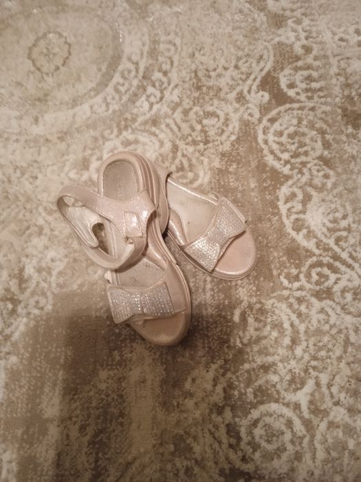 Босоніжки рожеві