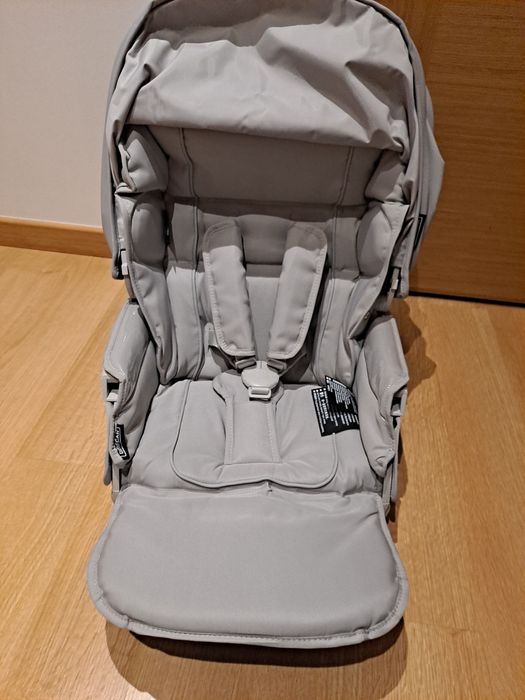 Cadeira carrinho bebé Bebecar cinzenta nova