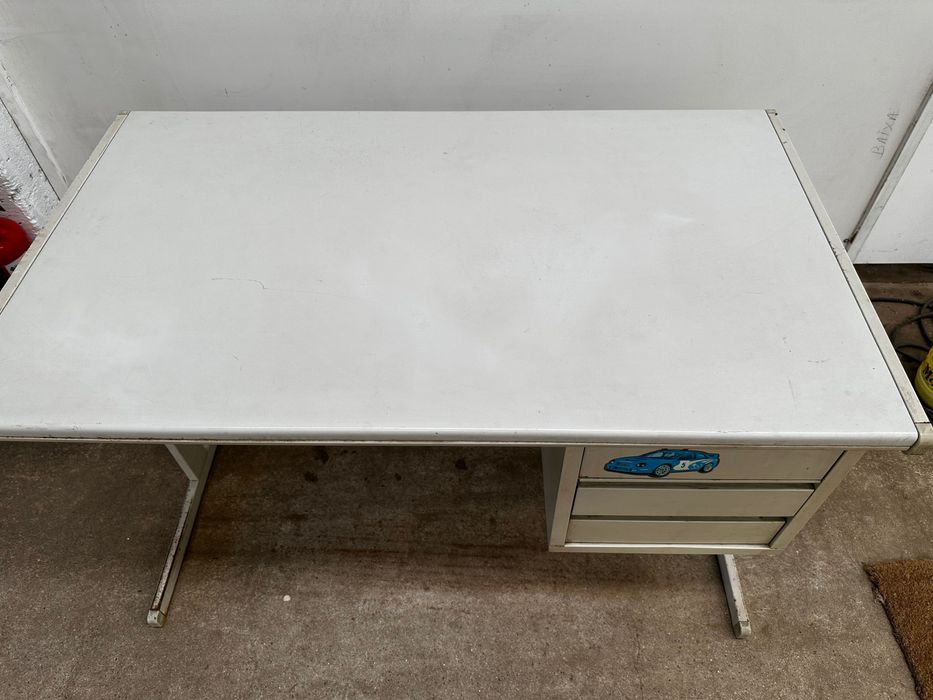 Secretaria metálica