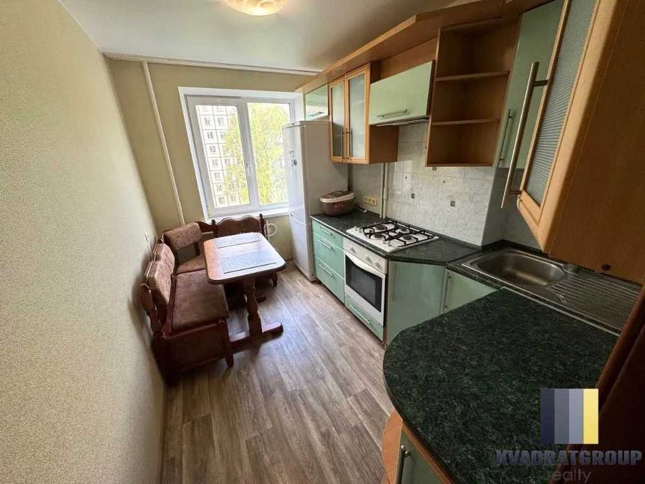 Продаж 2 к квартири жм Перемога 6, Штабний провулок 5