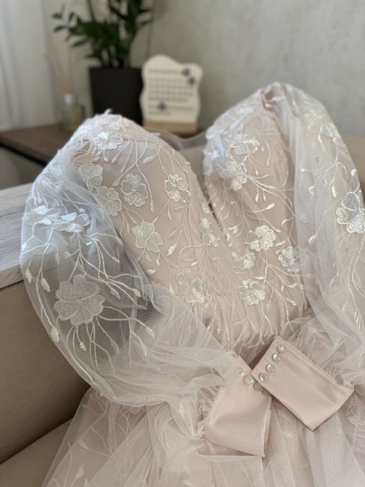 Весільна сукня ніжна та вишукана/ wedding dress