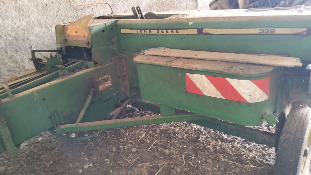Enfardadeira John Deere 332