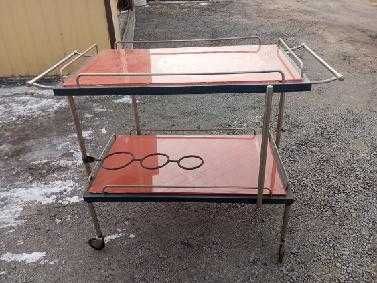 Stary barek na kółkach PRL