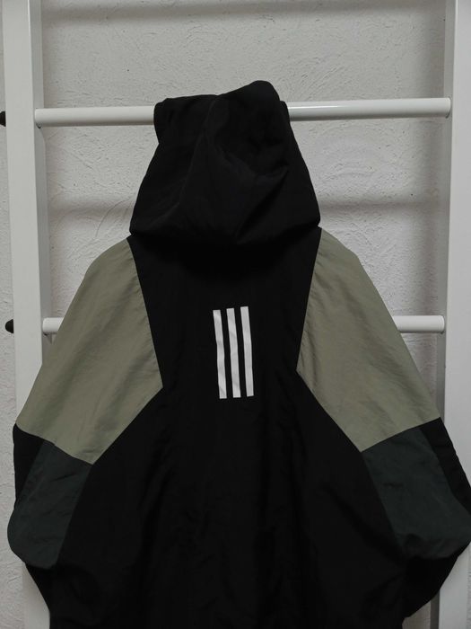 Ветровка adidas must haves S размер