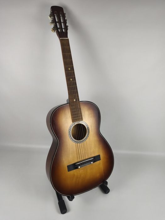 Gitara klasyczna tradycyjna metalowe struny statyw stojak gitarowy