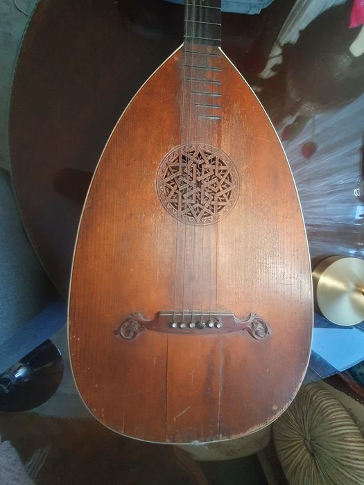 Instrument lutnia zabytkowa oryginał