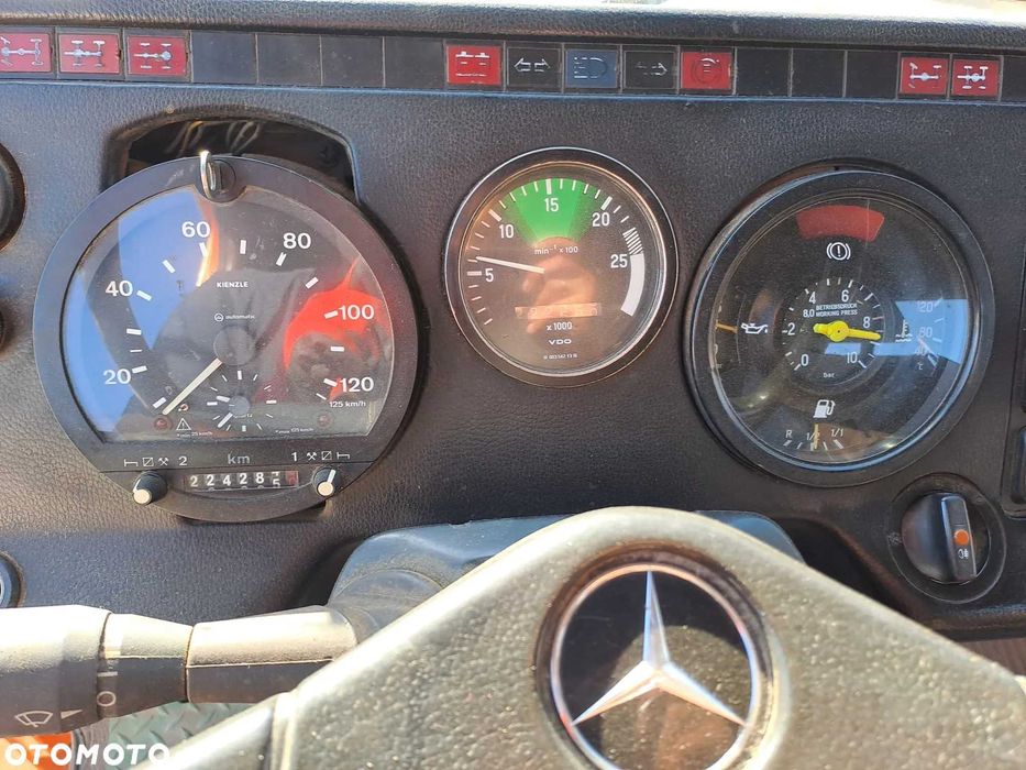 samochód  ciężarowy wywrotka  Mercedes 2628