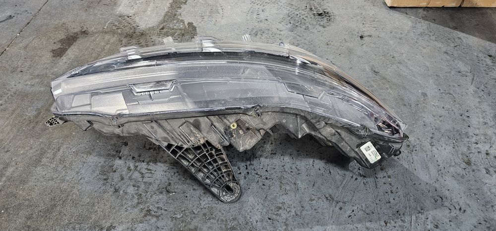 Óptica direita Ford mustang mach-e 2023