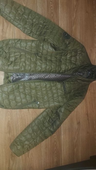 Курта осіня, темно зелена