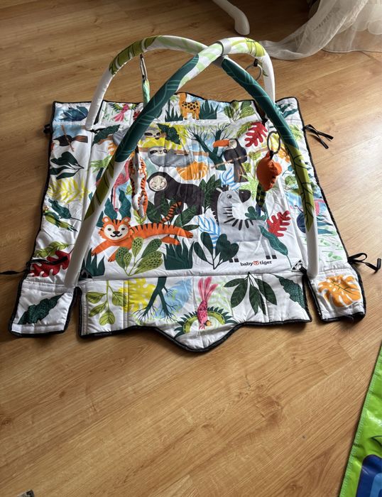 Mata edukacyjna Baby Tiger Tropicana + 4 zabawki, poduszka