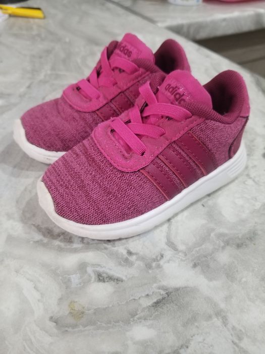 Adidas дитячi кросiвки оригiнал.20розмiр