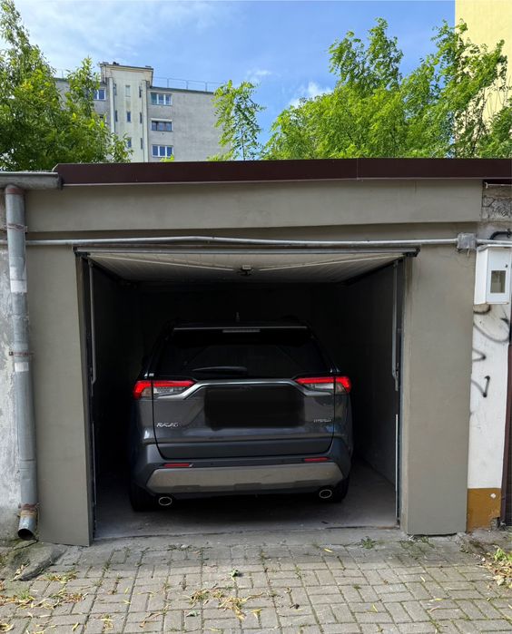 Garaż Gdynia ul. Boh. St.Warsz.-Sprzedam-ODNOWIONY!