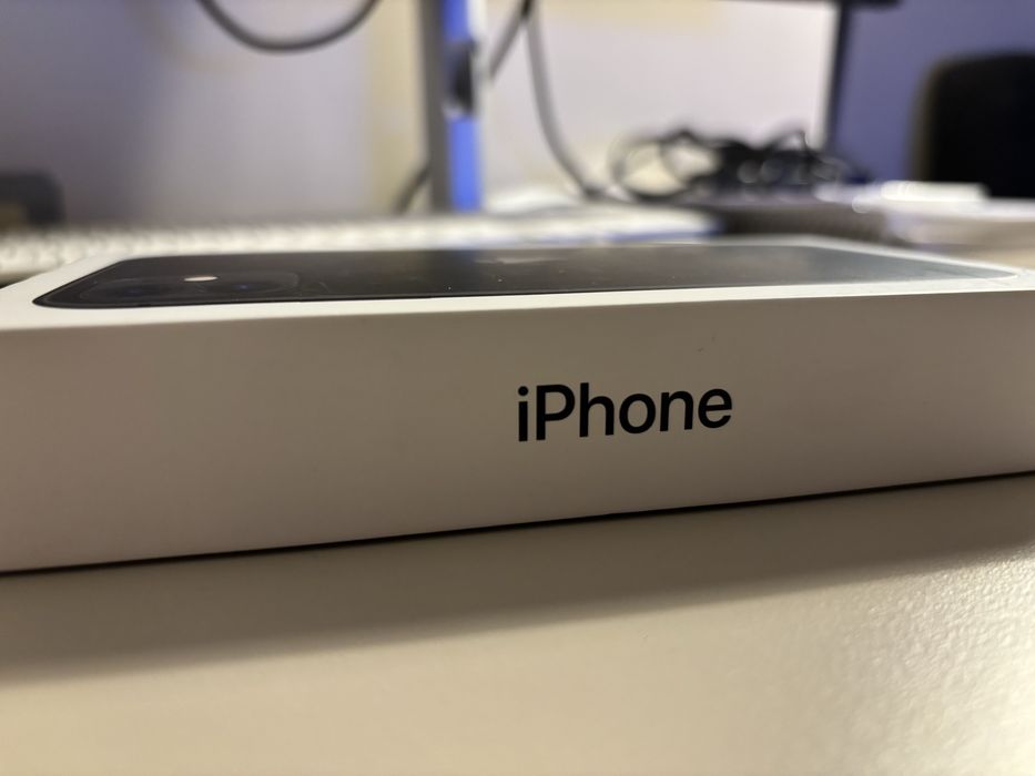 IPhone 11 c/ capa - 128GB