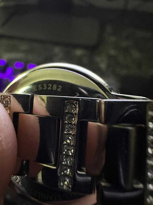 Relógio Feminino FOSSIL ES3282 – Usado com Pequenos Sinais de Uso