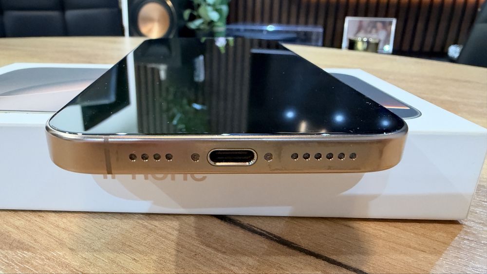 iPhone 16 Pro Max - 256GB - White Titanium
