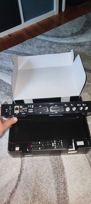 Livebox 3.0 + dekoder tv UHD 88