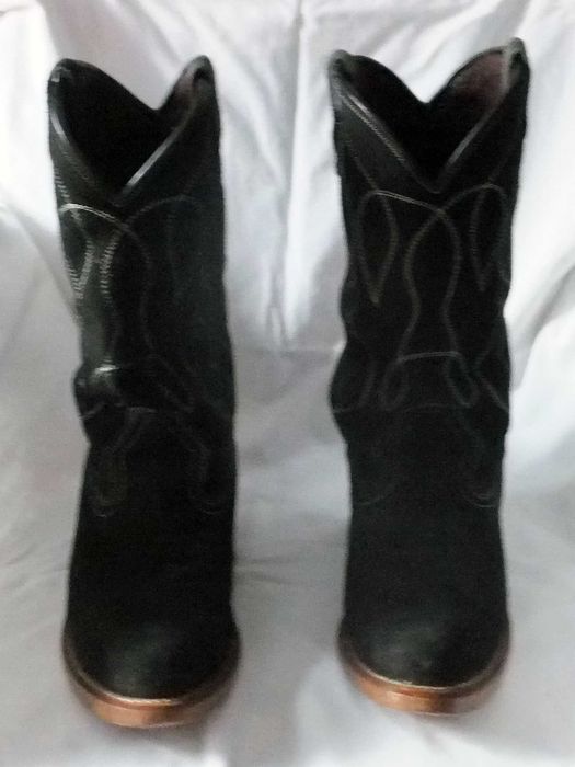 Zamszowe ocieplane kowbojki