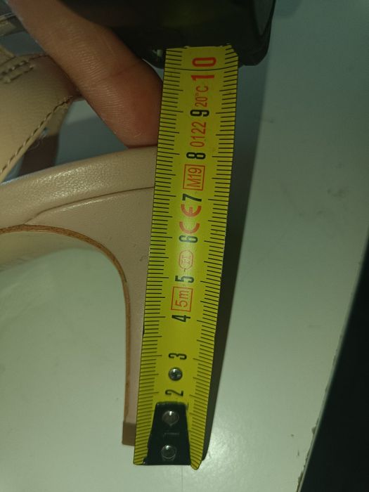 Sandálias elegantes Guess