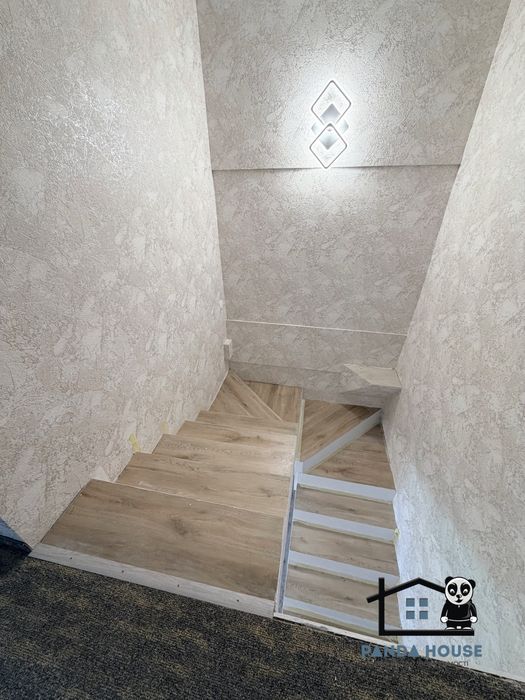 Продається 2-рівнева квартира