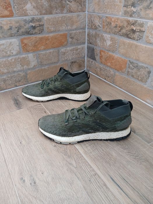 Кроссовки Adidas Boost р 43 на 42 ( 27,5 см) ц 1500 гр ориг. отл.сост
