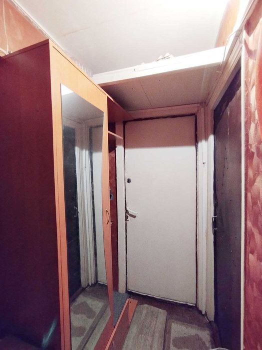 Продаж КІМНАТИ у комунальній кв-рі. вул.Кубанської України,буд.28.