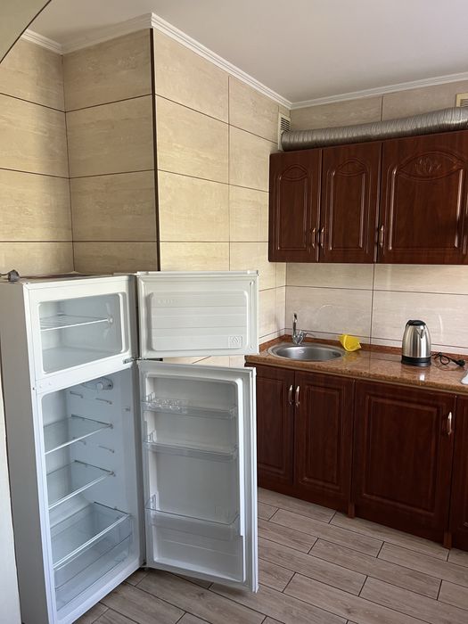 Здам 2 кім кв. Жд. Авто. Вок. . По добово. По годинно.