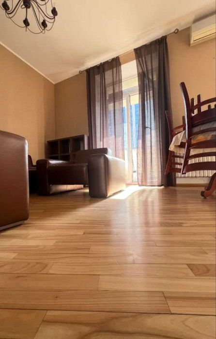 Продам 2к Героев Крут Сталинка Центр Нагорка