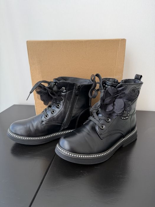 Черевики для дівчинки Bata 21 см.