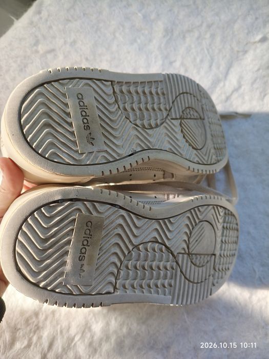 Шкіряні кросівки Adidas