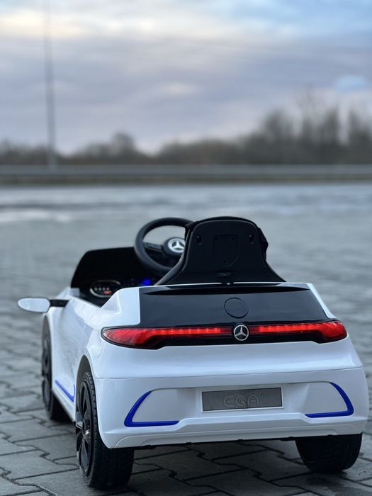 Дитячий електромобіль Mercedes-Benz AMG EQA на акумуляторі Дитяче авто