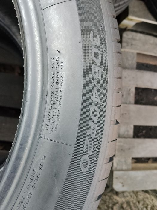 Hankook 305 40 r20 2шт шини bmw х5 літні б'у з Європи