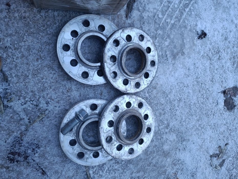 Продам проставки 5 на 112