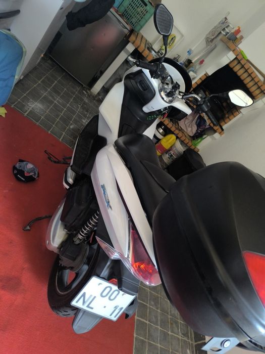 Honda PCX 125 poucos kms