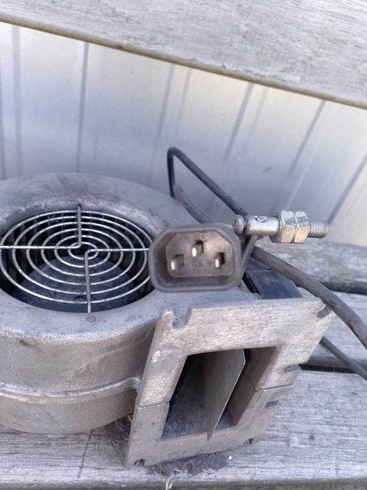 Dmuchawa do pieca używa