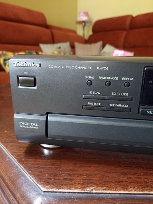 Odtwarzacz CD Technics SL-PD6 zmieniarka