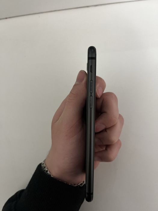 iphone 8 продам пишіть