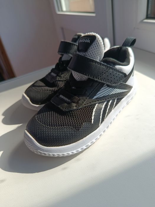 Продам кросівки Reebok