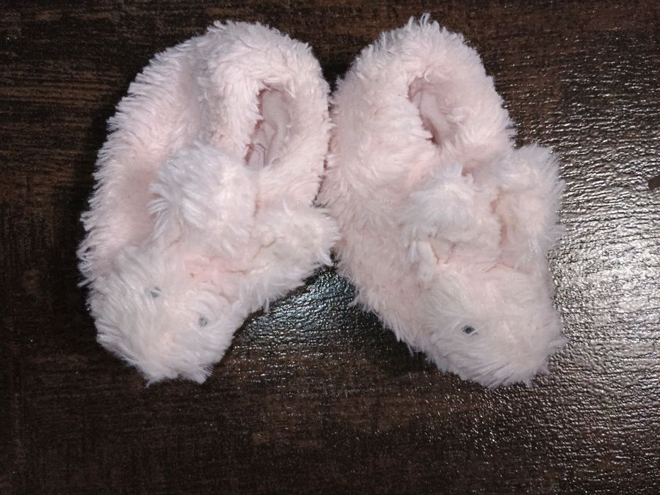 Buty dziecięce dla dziewczynki niechodki cieple 
Stan bardzo dobry jak