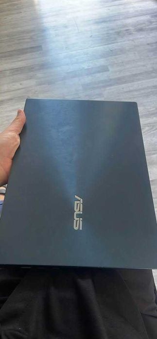 Portátil Asus Zenbook Duo i7 - 2 ecrãs - 16 GB RAM - 1 TB SSD