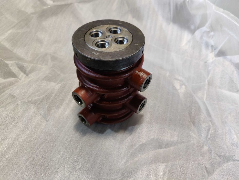 Przegub hydrauliczny ładowacz CYKLOP T-214 Warfama 7214/07-075/0