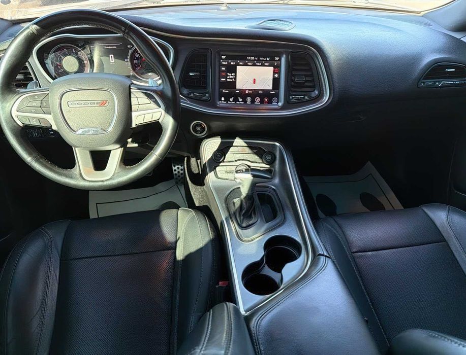 Dodge Challenger GT      2017