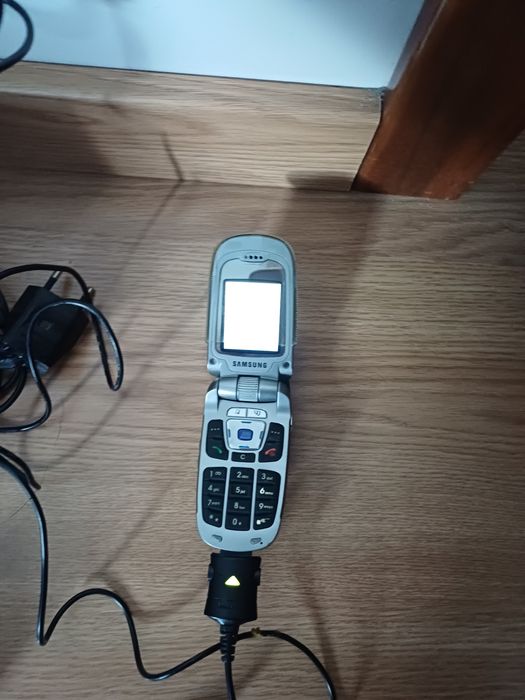 Samsung Z140 + Nokia E65 + Motorola Talkabout