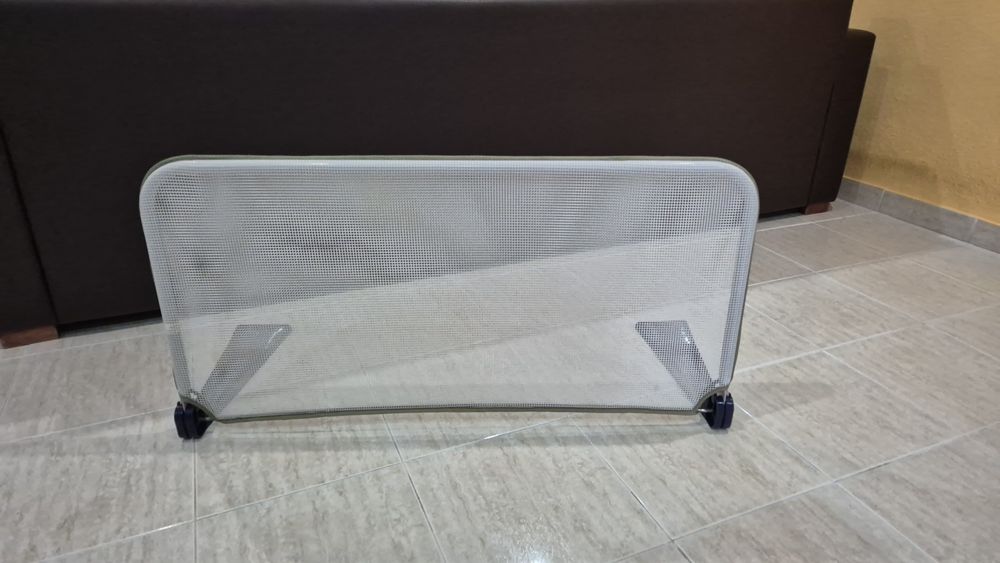 Barreira para cama da Chicco como nova