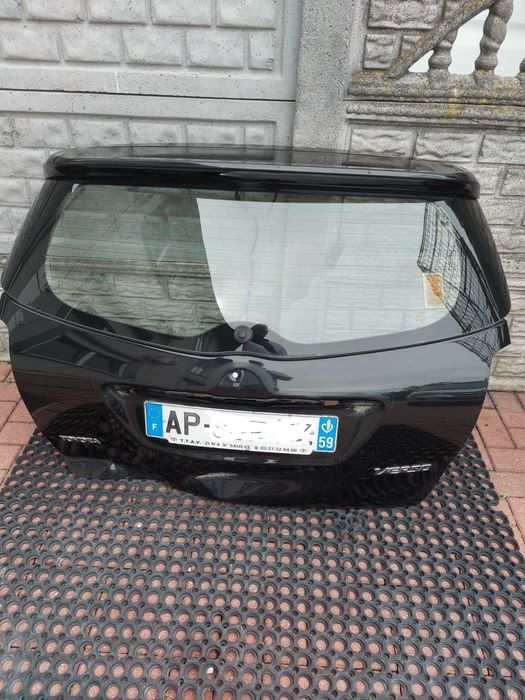 Szyba tylna wraz z klapą do Toyoty Verso 2009 do 2016