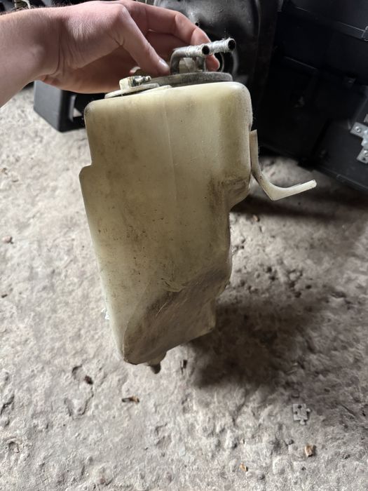 Бачок для омивача скла mercedes w210