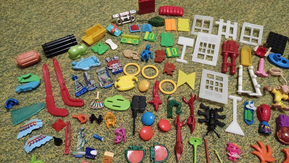 игрушки из киндеров