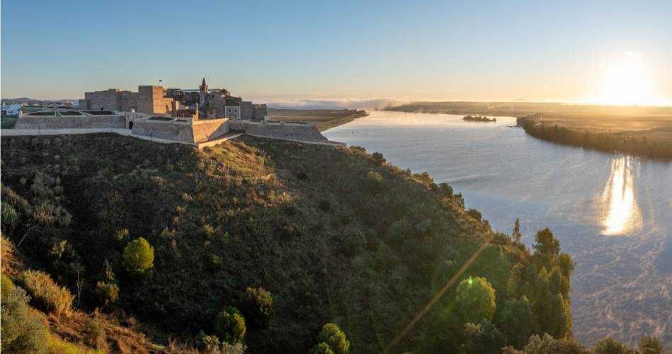 Espaço para Venda com 150 m2 para Moradia; AL  ou Comércio.