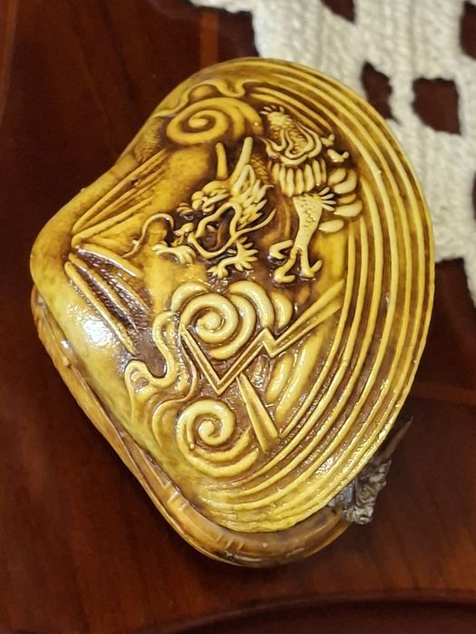 Miniatura antiga de carregador Japonês em celuloide