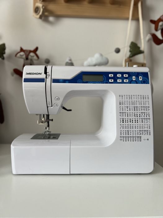 Комп’ютеризована компʼютерна швейна машина