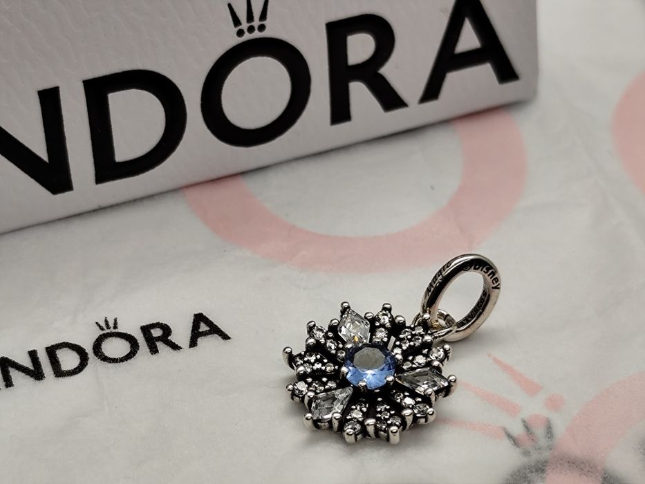 Pendente da Elsa da Pandora